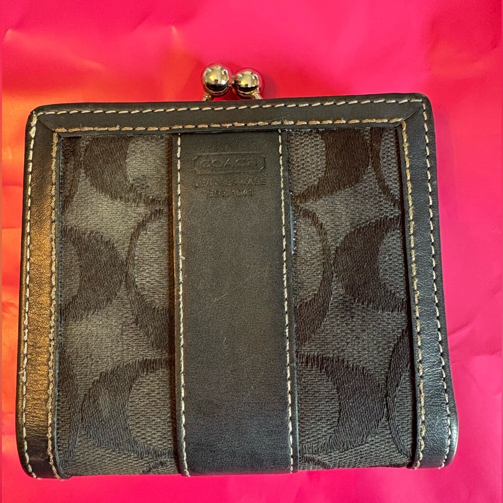 Coach Black Leather Signature Mini Wallet w/ Kisslock & Bi-Fold Snap Closure